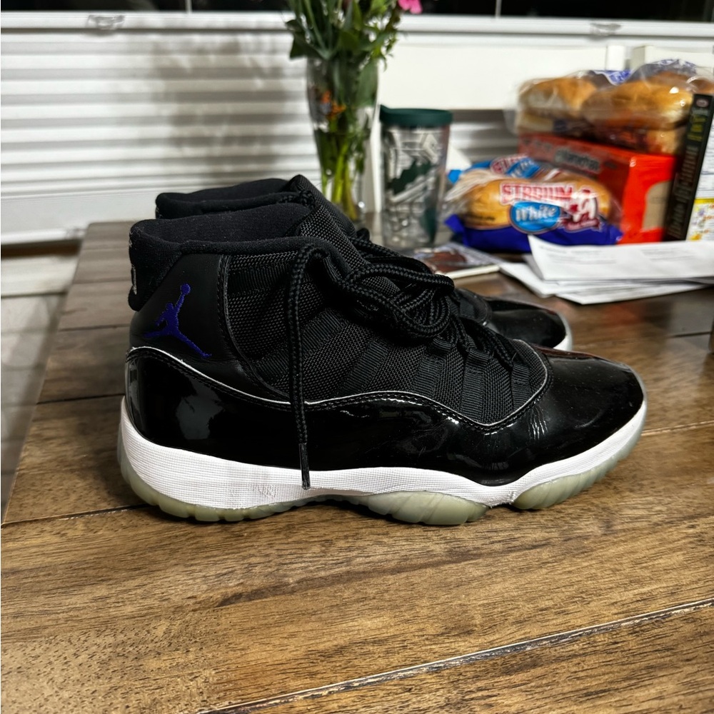 Space Jam jordan 11
